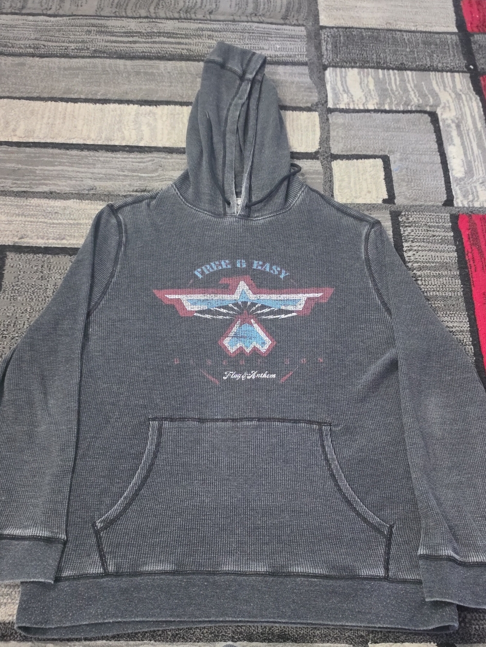 Free & Easy Men's Washed Gray Graphic Pullover Hoodie